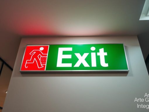 Diseño y impresión de señales de evacuación en Bogotá